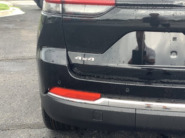 2025 Jeep Grand Cherokee Limited photo 4