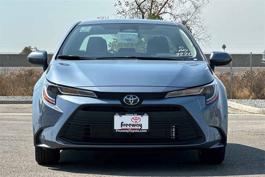 2025 Toyota Corolla LE photo 9