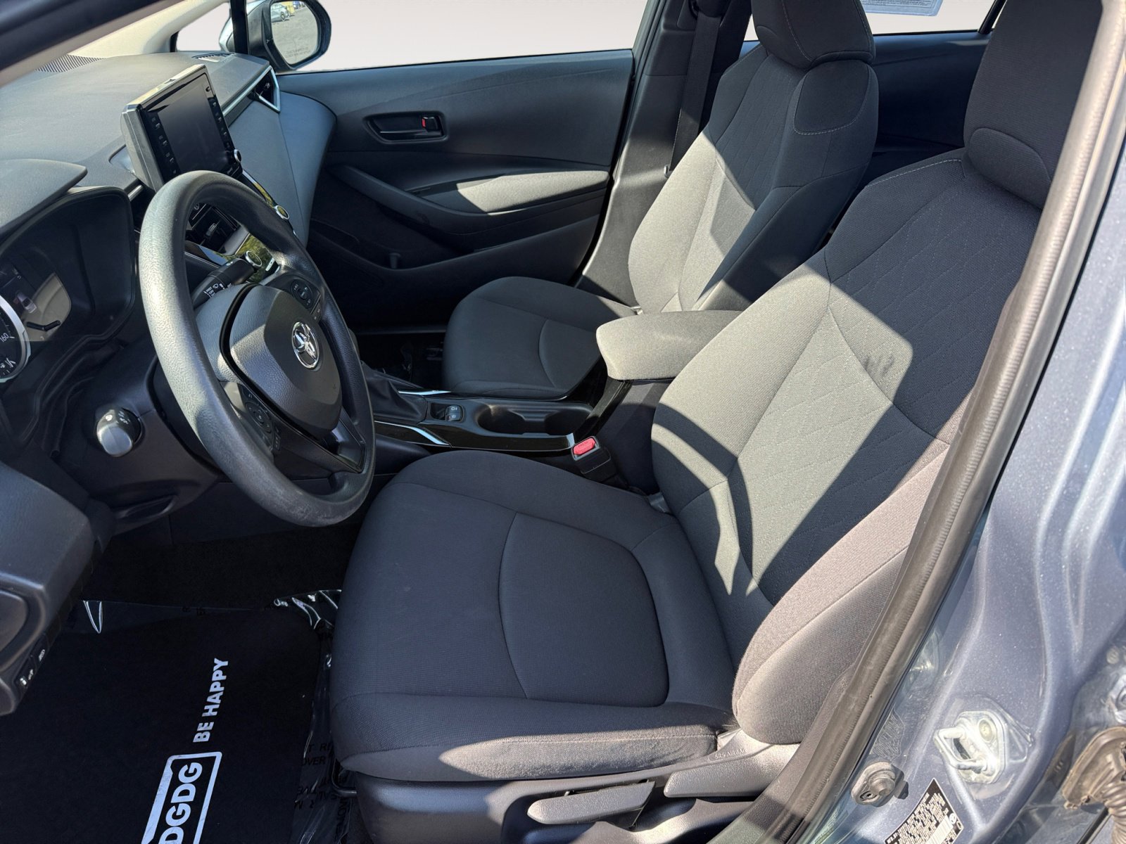2022 Toyota Corolla LE photo 10