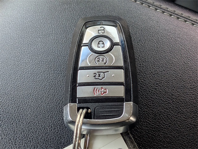 2022 Ford Edge Titanium photo 29