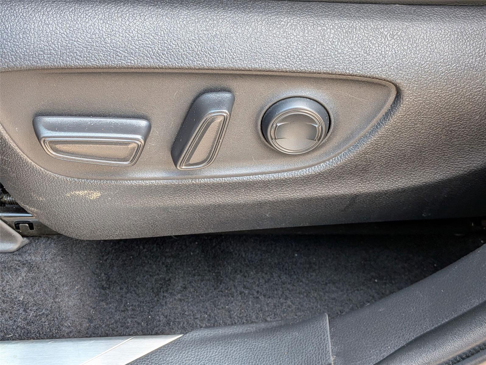 2022 Toyota Highlander XLE photo 13