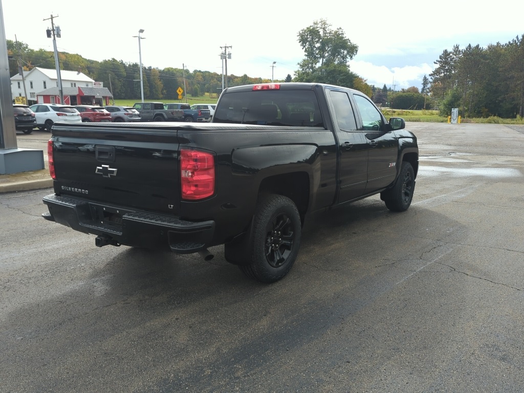 2017 Chevrolet Silverado 1500 LT photo 4