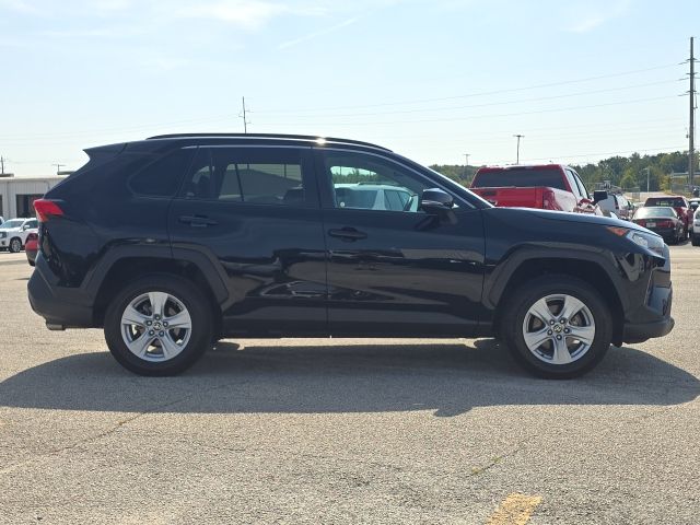 2021 Toyota RAV4 XLE photo 5