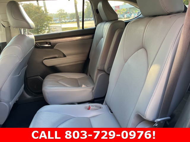 2020 Toyota Highlander Limited photo 12