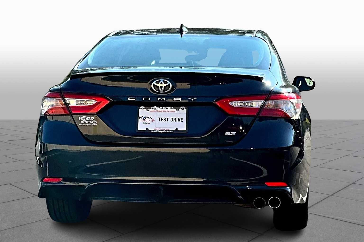 2019 Toyota Camry SE photo 4
