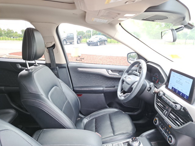 2020 Ford Escape SEL photo 5