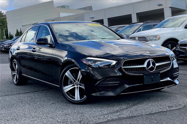 2025 Mercedes-Benz C-Class Sedan C 300's photo