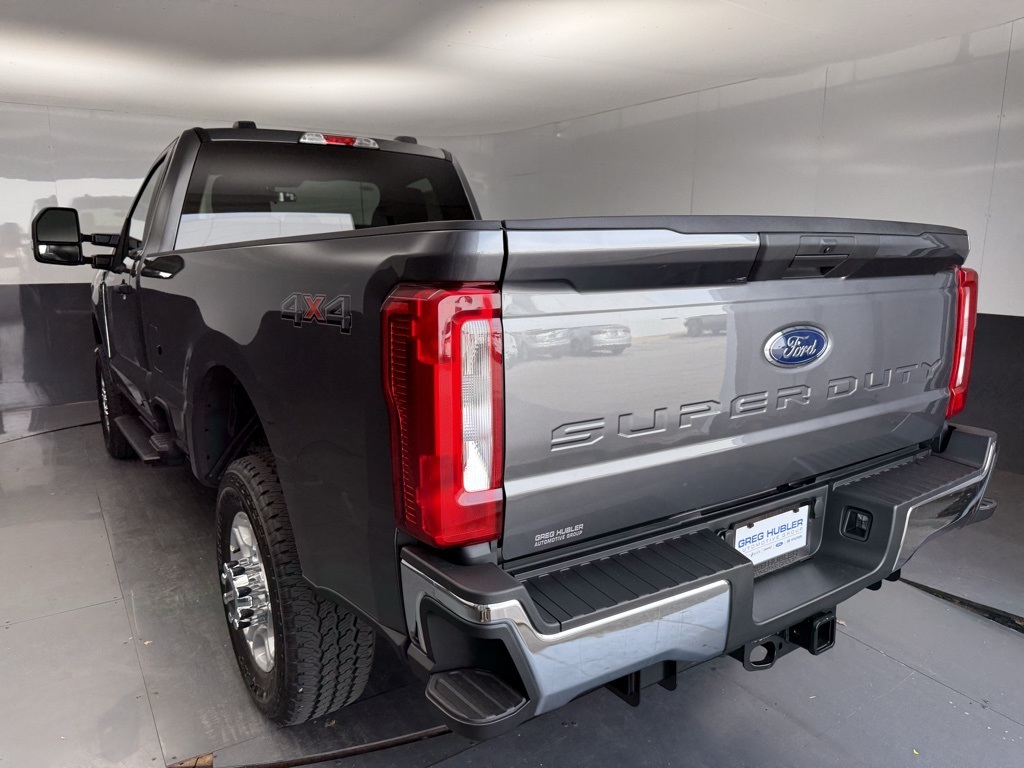 2026 Ford F-350 XLT photo 2