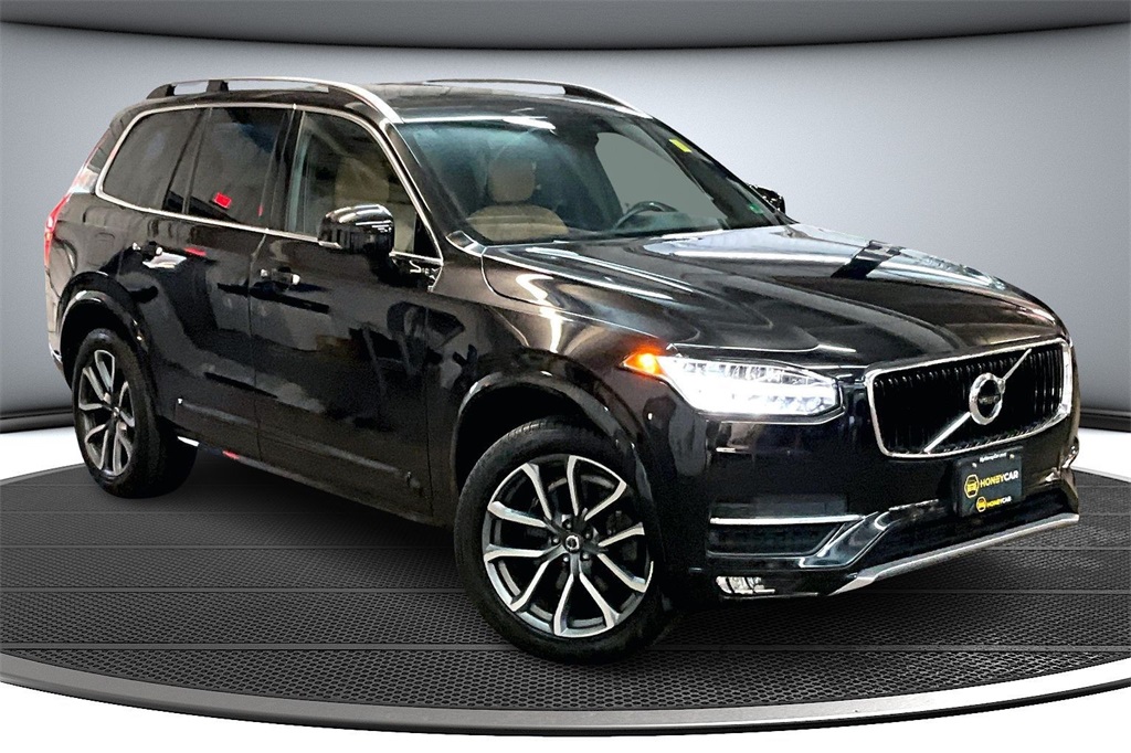2019 Volvo XC90 Momentum's photo