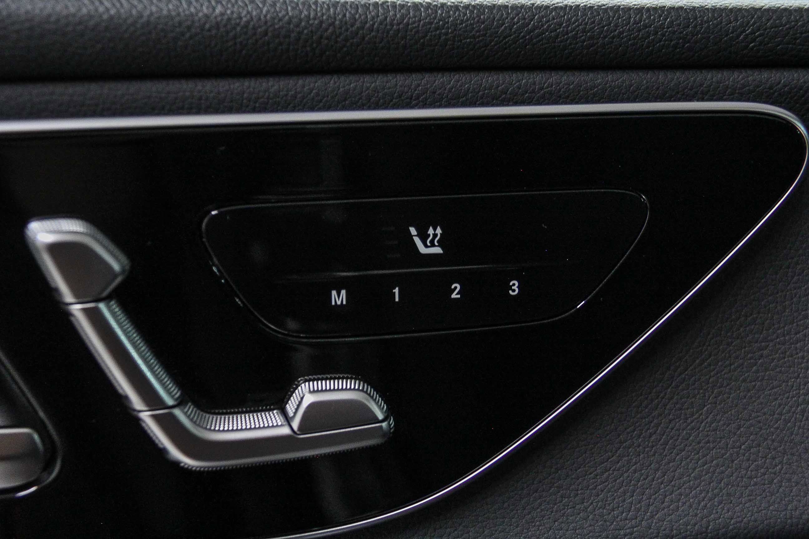 2025 Mercedes Benz GLC 300 photo 19