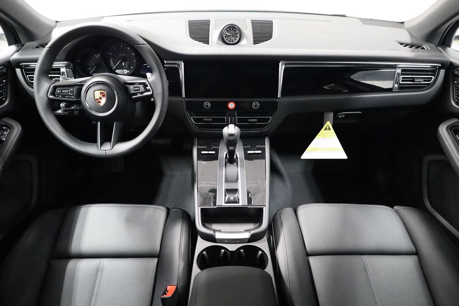 2026 Porsche Macan T photo 21