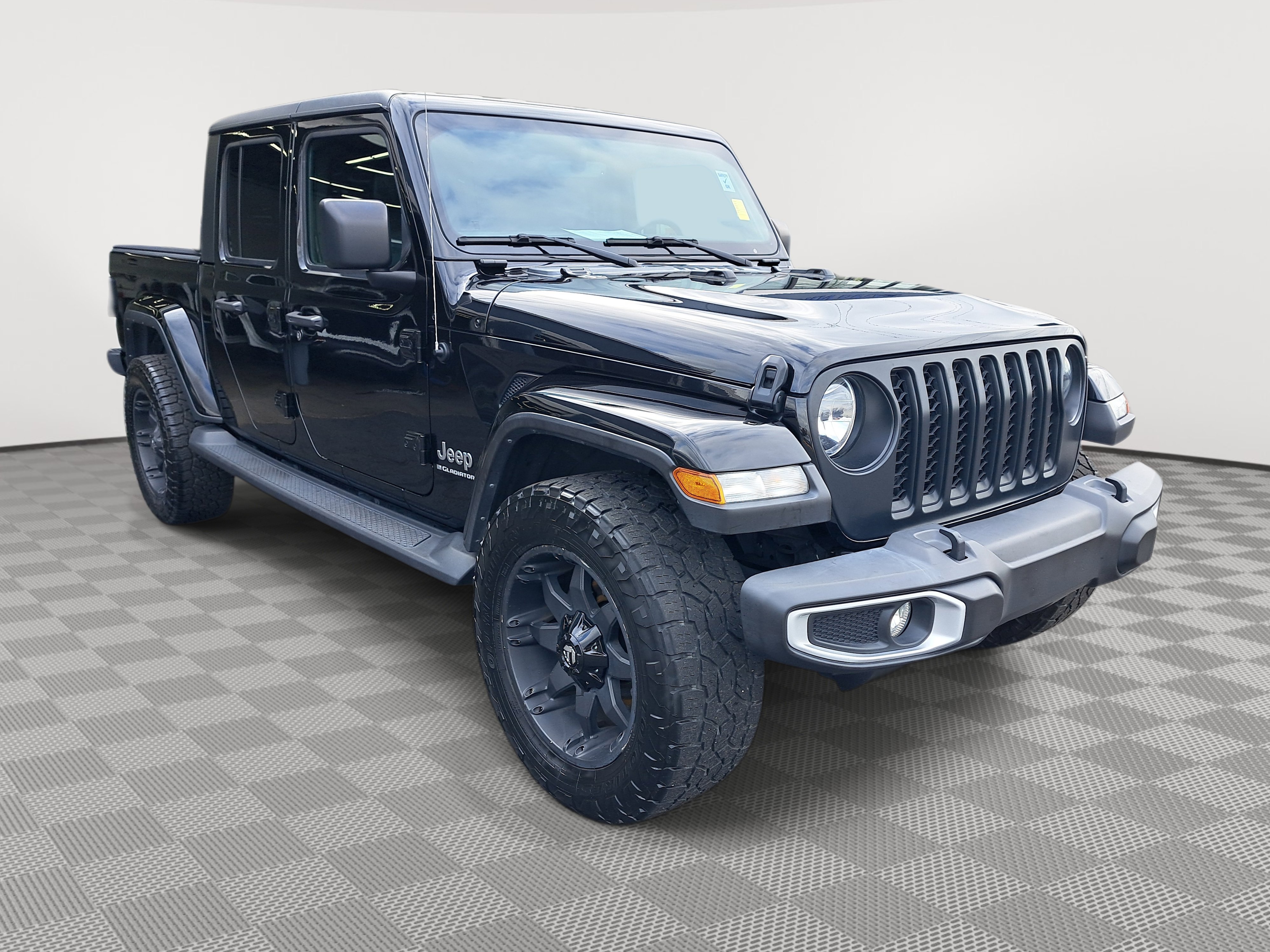 2023 Jeep Gladiator Overland photo 2