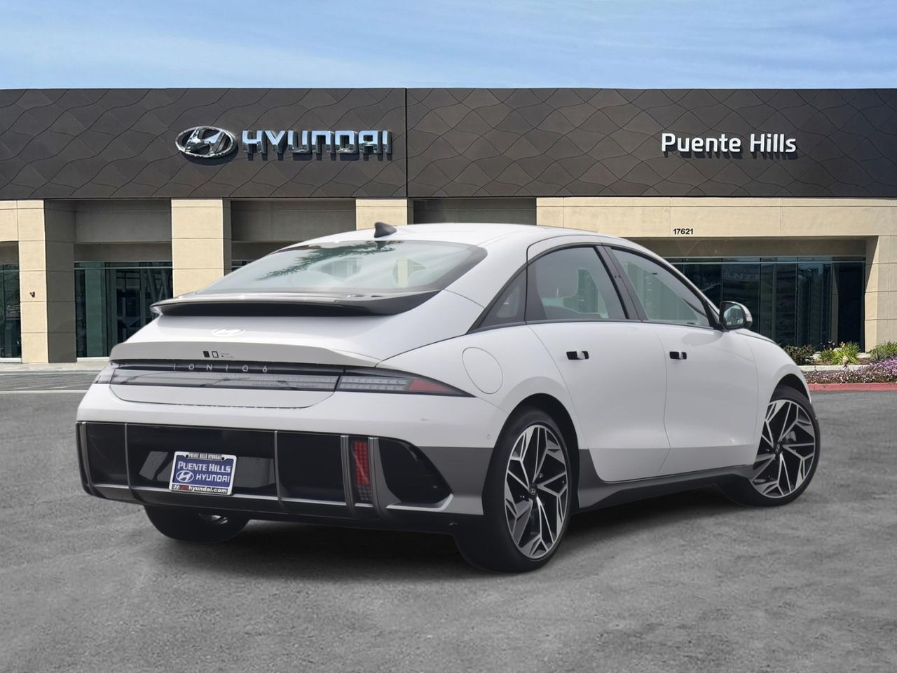 2025 Hyundai Ioniq 6 Limited photo 3