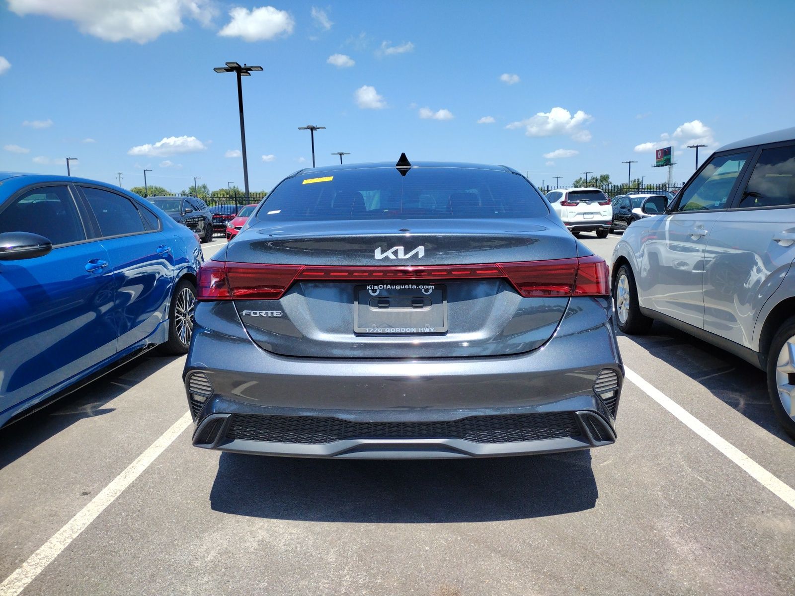2022 Kia Forte LXS photo 4