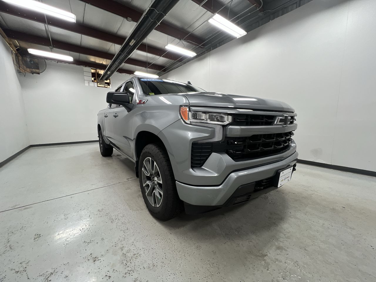 2025 Chevrolet Silverado 1500 RST photo 2