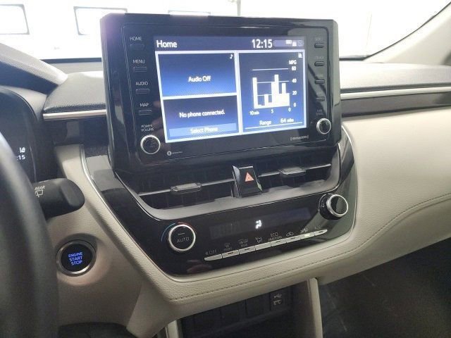 2022 Toyota Corolla Cross LE photo 26