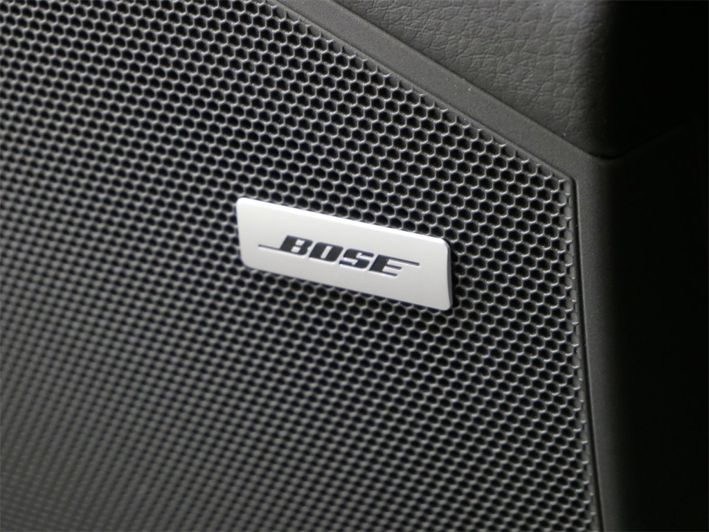 2022 Porsche Cayenne photo 16