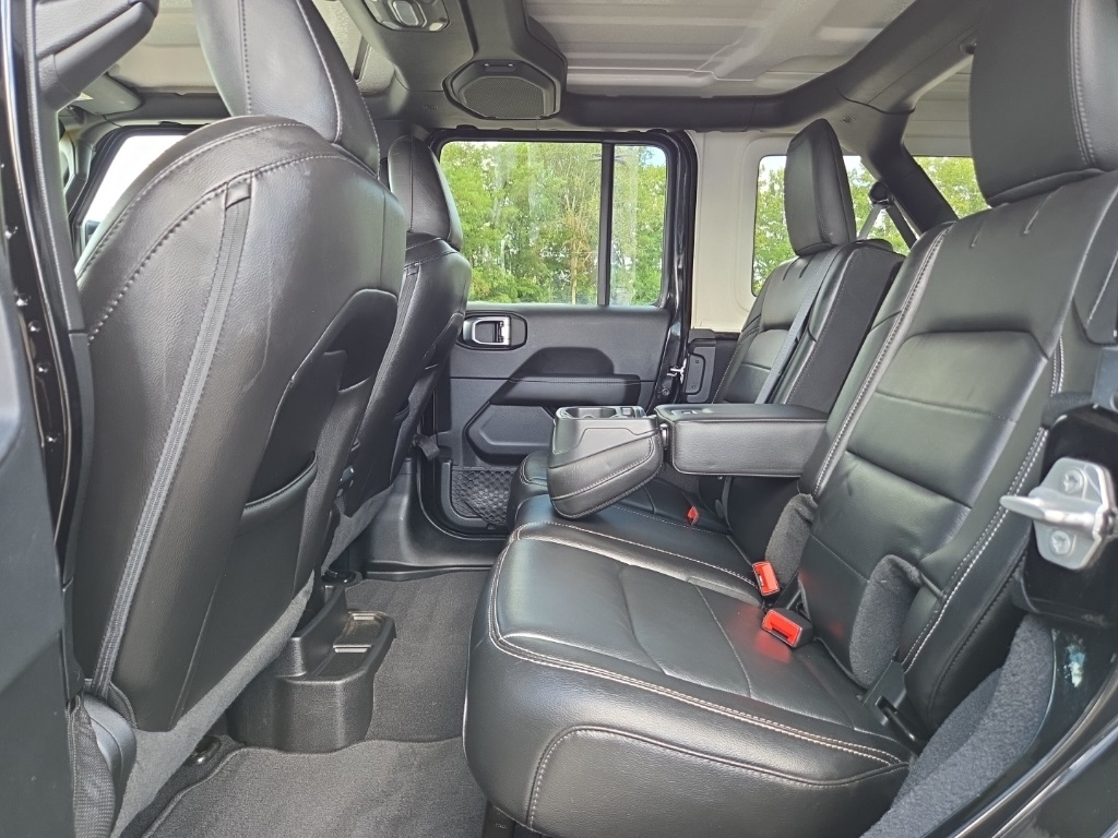 2021 Jeep Wrangler Unlimited Sahara photo 25