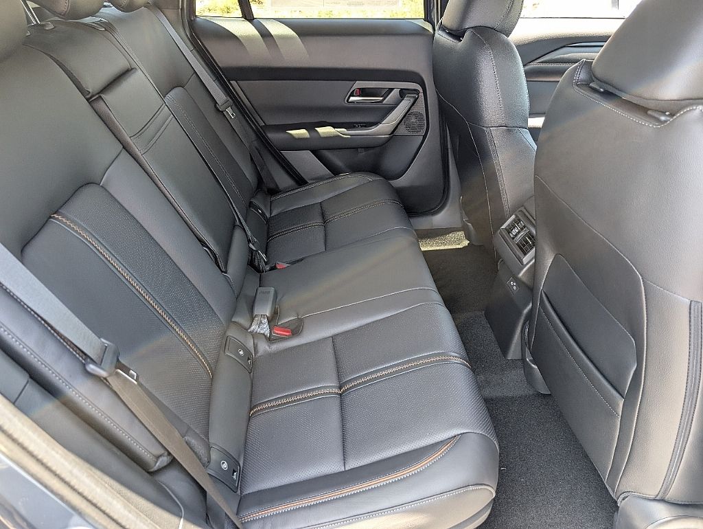 2025 Mazda CX-50 Premium Plus photo 16