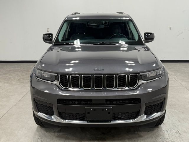 2021 Jeep Grand Cherokee Laredo photo 3