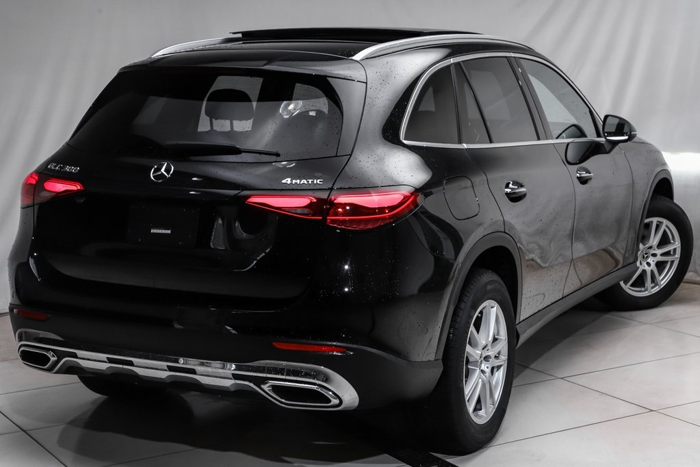 2025 Mercedes Benz GLC 300 4MATIC photo 3