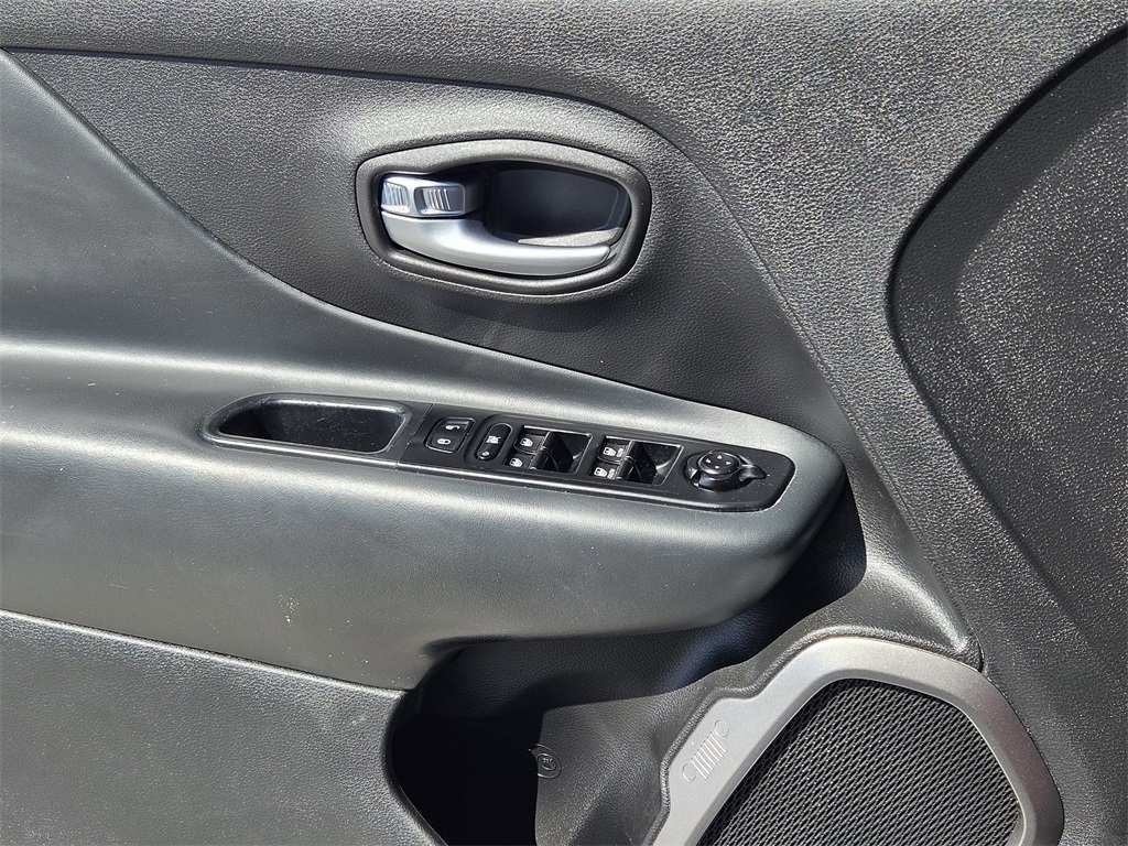 2022 Jeep Renegade Jeepster Sport Upland photo 18