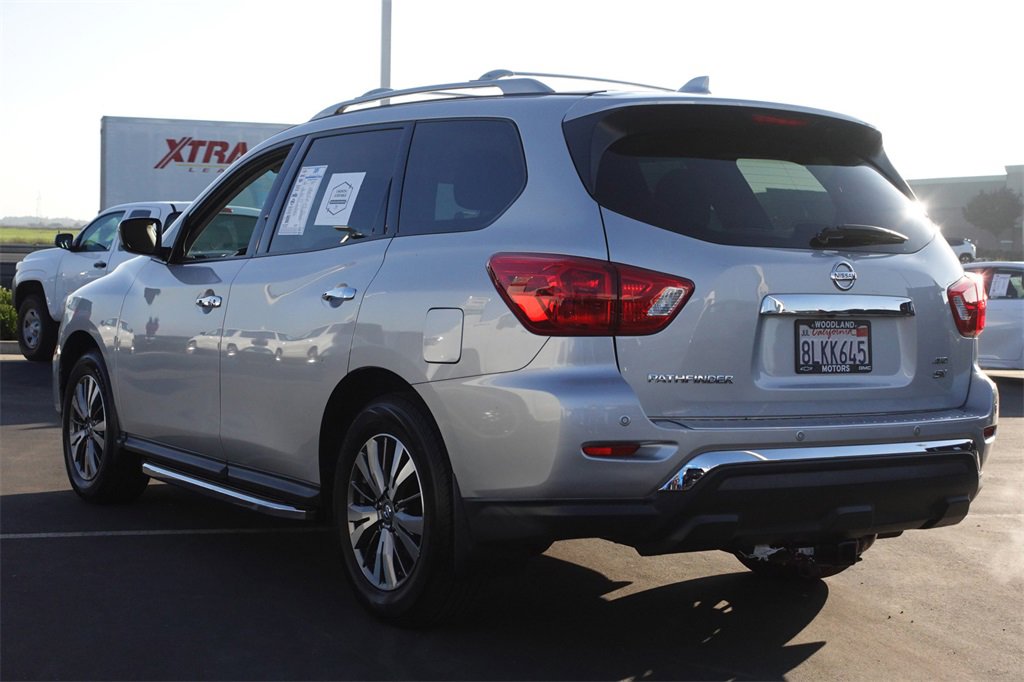 2019 Nissan Pathfinder SV photo 4
