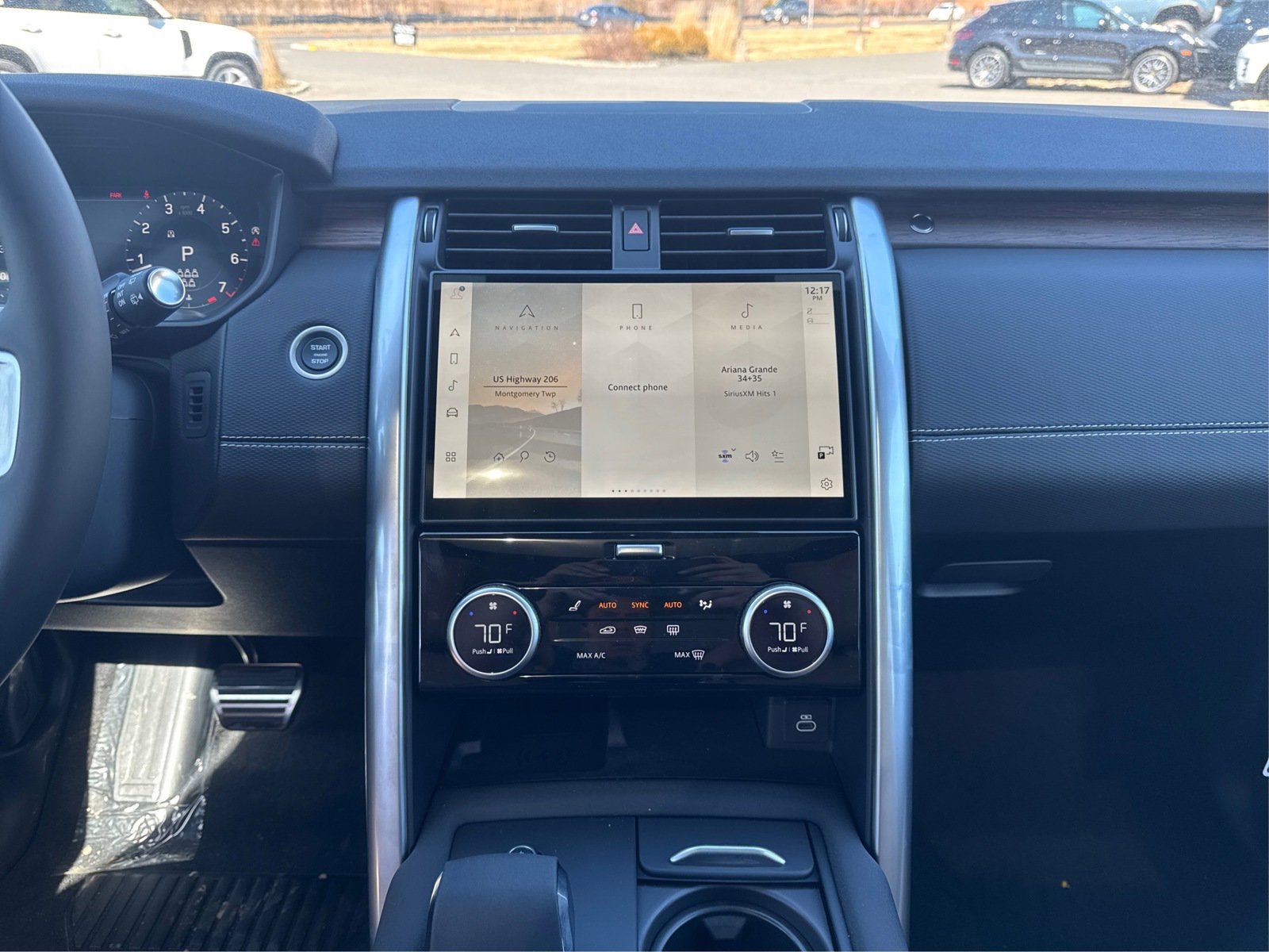 2025 Land Rover Discovery SE photo 13