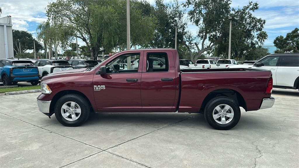 2024 Ram 1500 Classic SLT photo 4