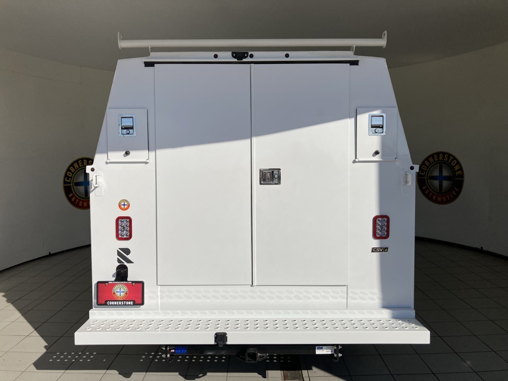 2025 Chevrolet Express Cutaway 3500 photo 4