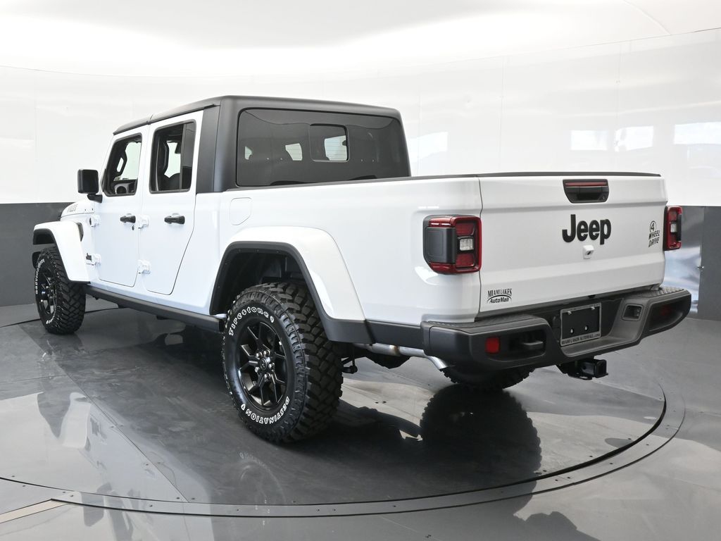 2024 Jeep Gladiator Willys photo 4