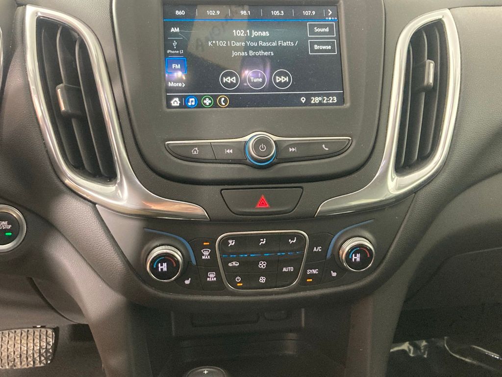 Used 2019 Chevrolet Equinox LT with VIN 3GNAXKEV1KS674421 for sale in Elk River, Minnesota