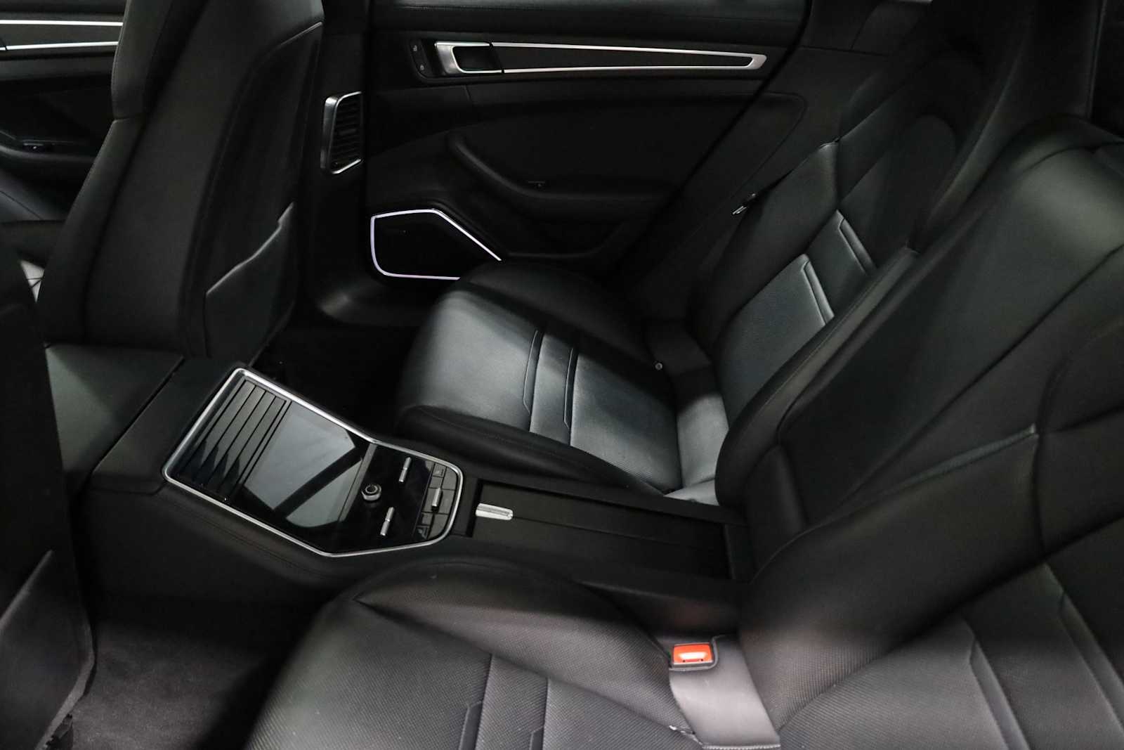 2023 Porsche Panamera 4 photo 31