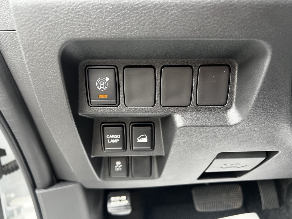 2025 Nissan Frontier SV photo 6