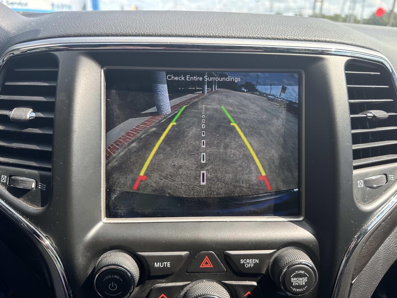 2018 Jeep Grand Cherokee Laredo E photo 24