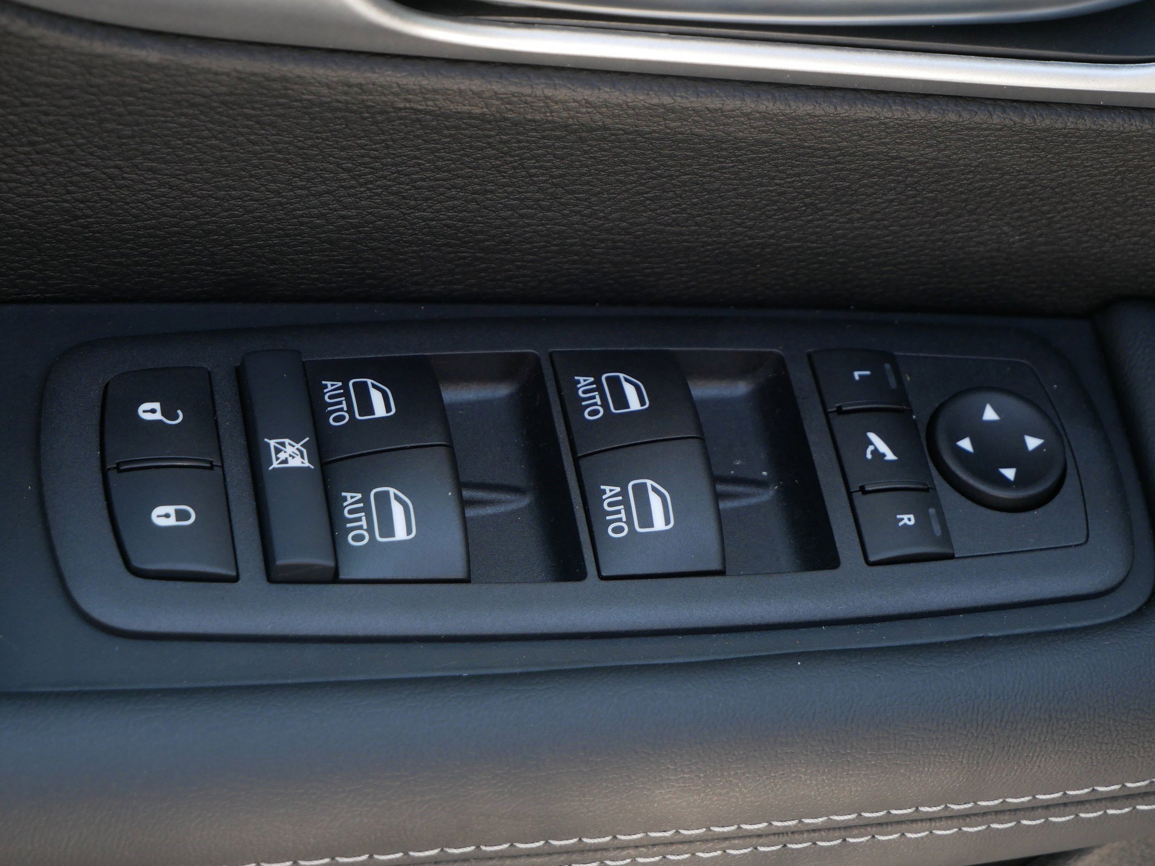 2026 Chrysler Pacifica Limited photo 13