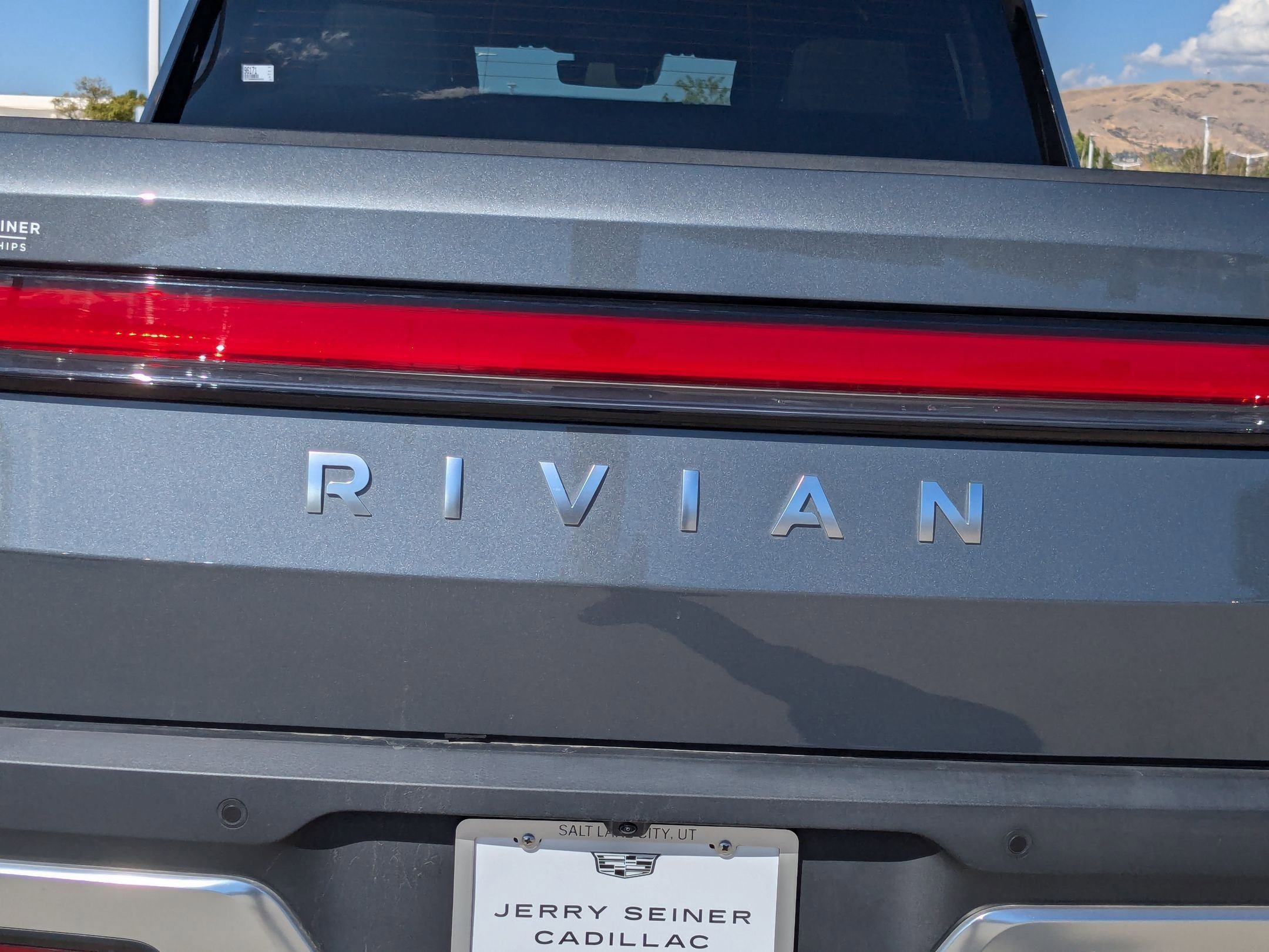 2022 Rivian R1T Adventure photo 11