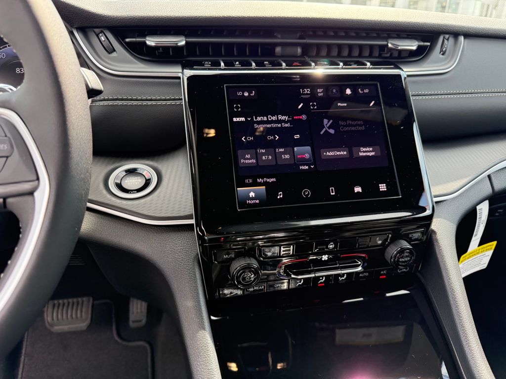 2025 Jeep Grand Cherokee Altitude X photo 17