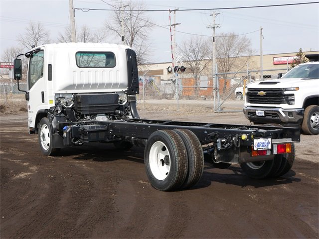 2025 Chevrolet Silverado photo 4
