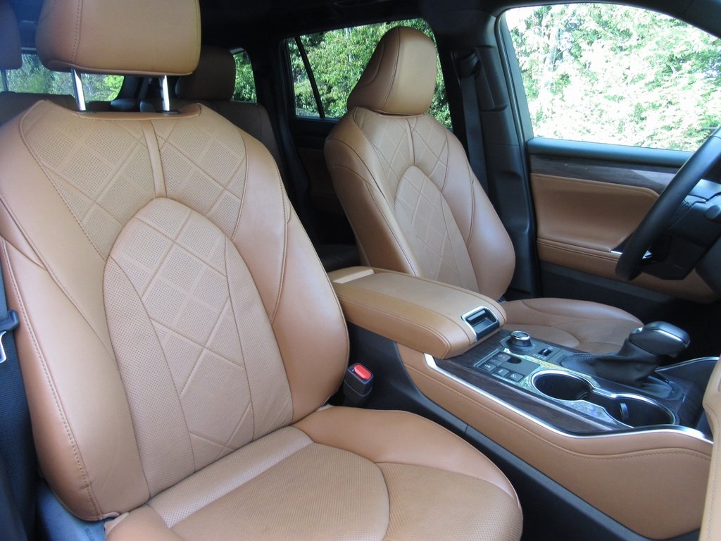 2023 Toyota Highlander Platinum photo 17