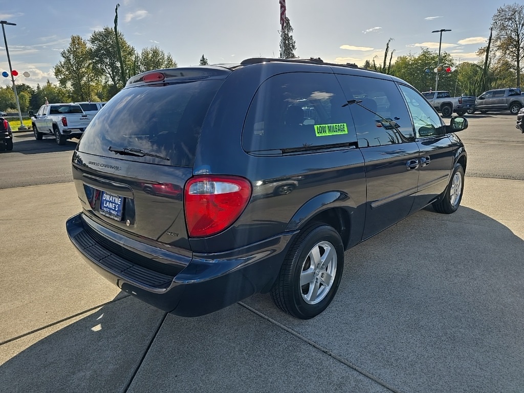 2007 Dodge Grand Caravan SXT photo 4