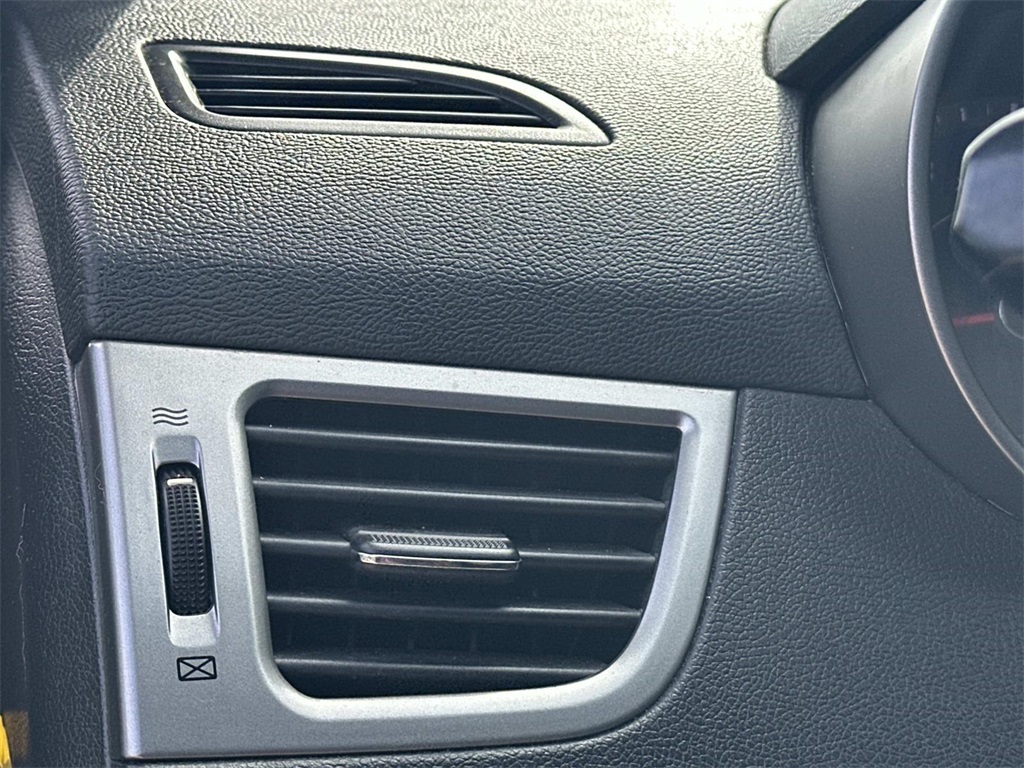 2011 Hyundai Elantra Limited photo 24