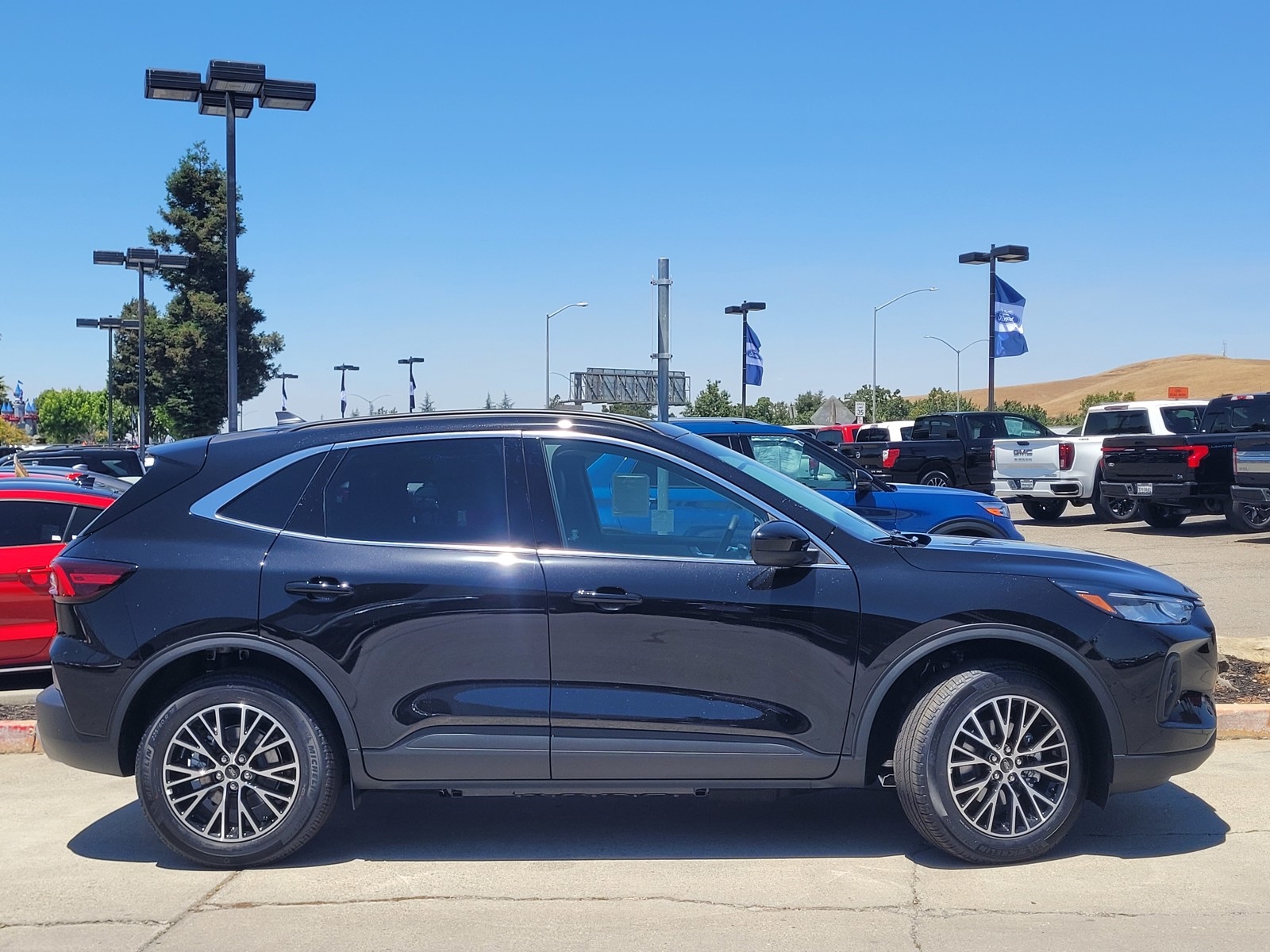 2025 Ford Escape Base photo 3