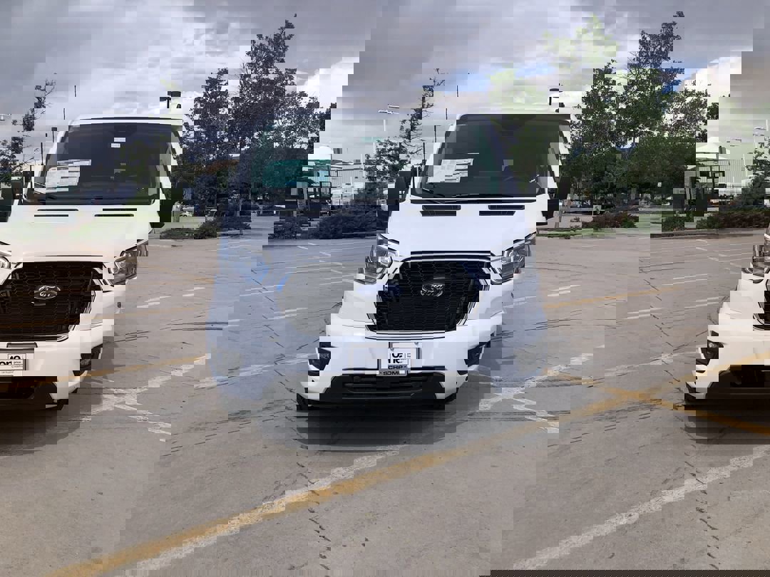 2025 Ford Transit Passenger XLT photo 3
