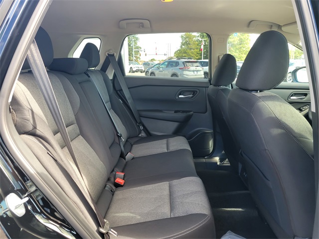 2026 Nissan Rogue SV photo 14