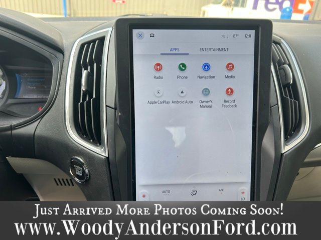 2022 Ford Edge Titanium photo 11