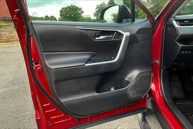 2022 Toyota RAV4 XLE Premium photo 19