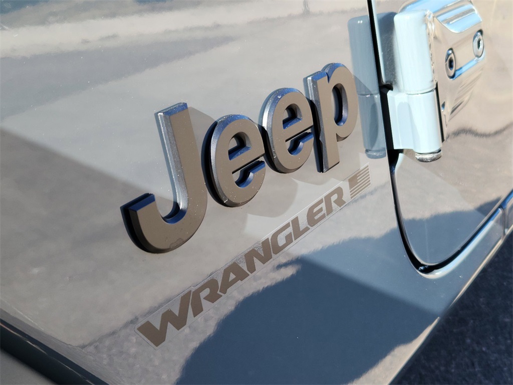 2025 Jeep Wrangler Sport S photo 12