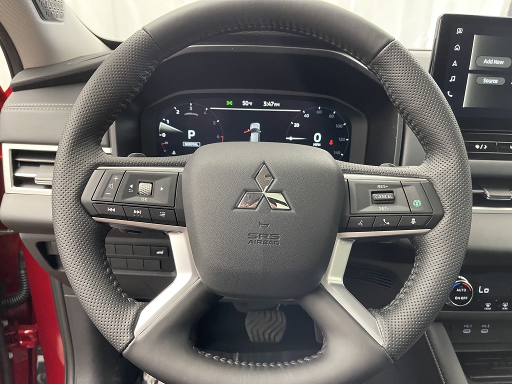 2025 Mitsubishi Outlander SE photo 6