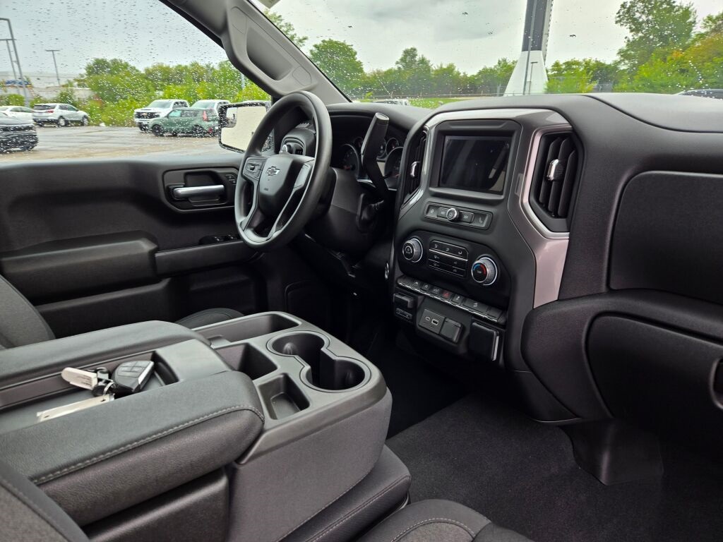 2023 Chevrolet Silverado 1500 Custom Trail Boss photo 3